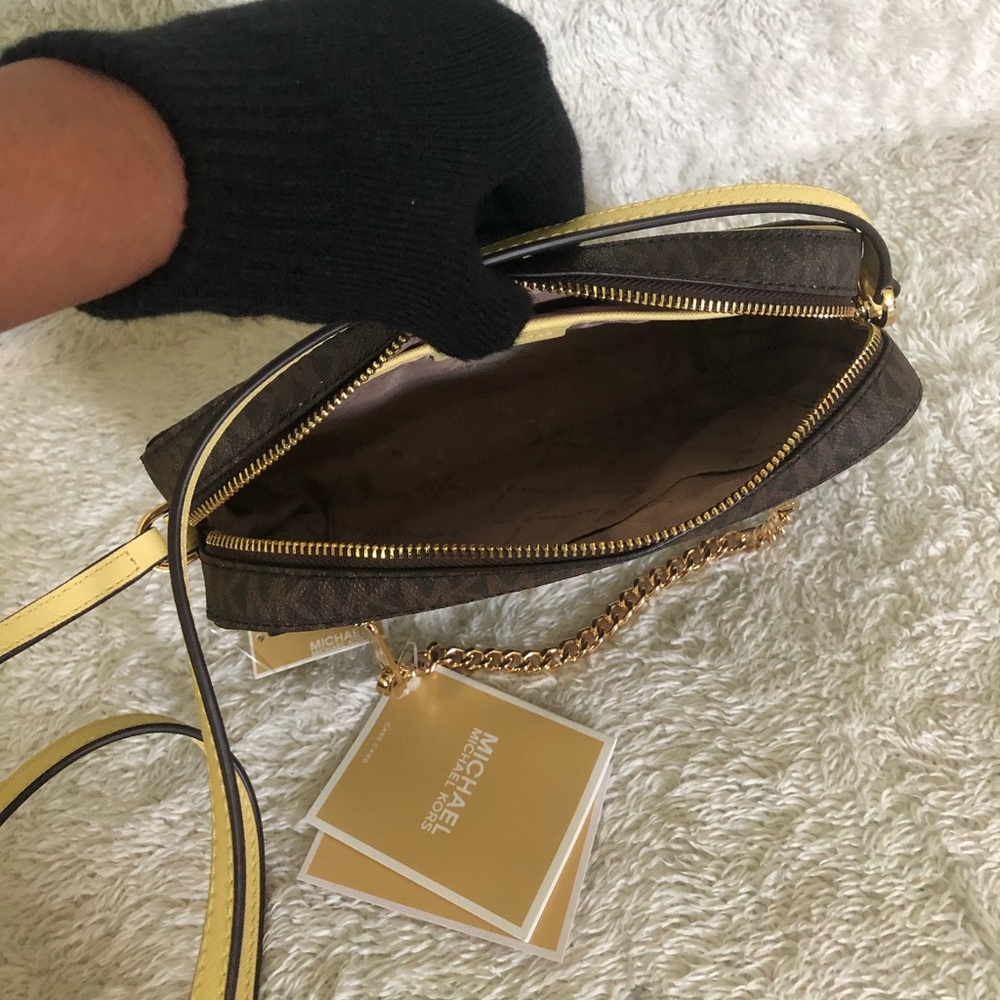 Michael Kors Jet Set Crossbody & Coin Pouch ID Set - Picture 5 of 10